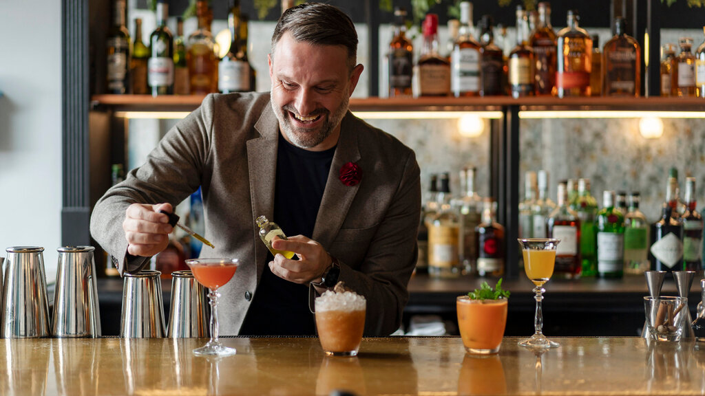 Blue Bird, in the East Village, Goes All-In on Cocktails With Fruits and Veggies
https://t.co/GMgcDDuUaX
#WhiskedAway
A picnic kit from Shake Shack, a branch of Fieldtrip opens in Morningside Heights and more restaurant news. https://t.co/Vm0WXsxhMh