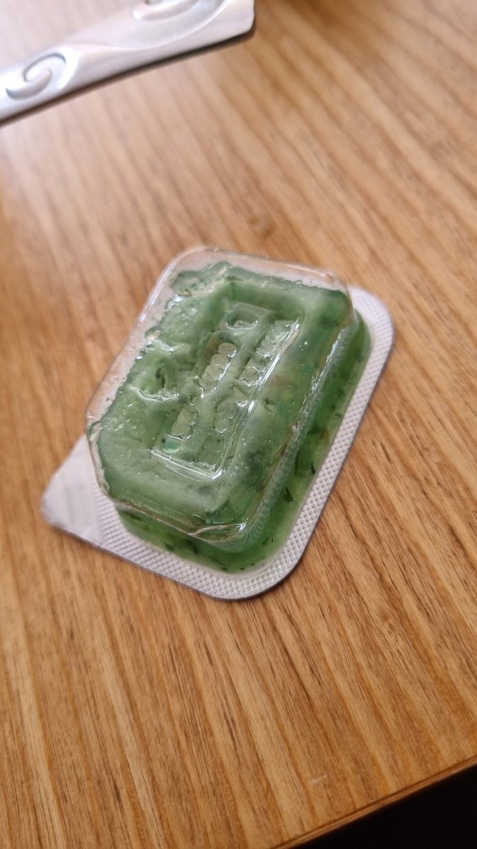 ivanmantilla's tweet photo. @Kokoriko_Col desde cuando el aji es verde-azulado?? Me salio esto en un domicilio, hasta podrido parece y si no, sinceramente nada provocativo https://t.co/08BO93VA81