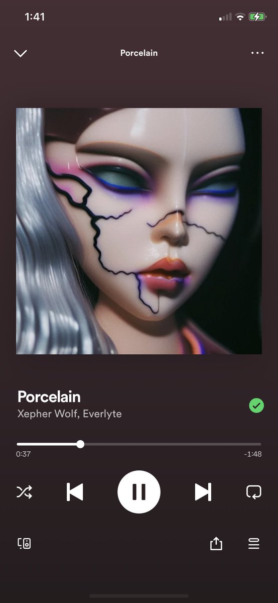 ryukthekitty's tweet photo. @EverlyteMusic a bop https://t.co/1ShEQQlncX
