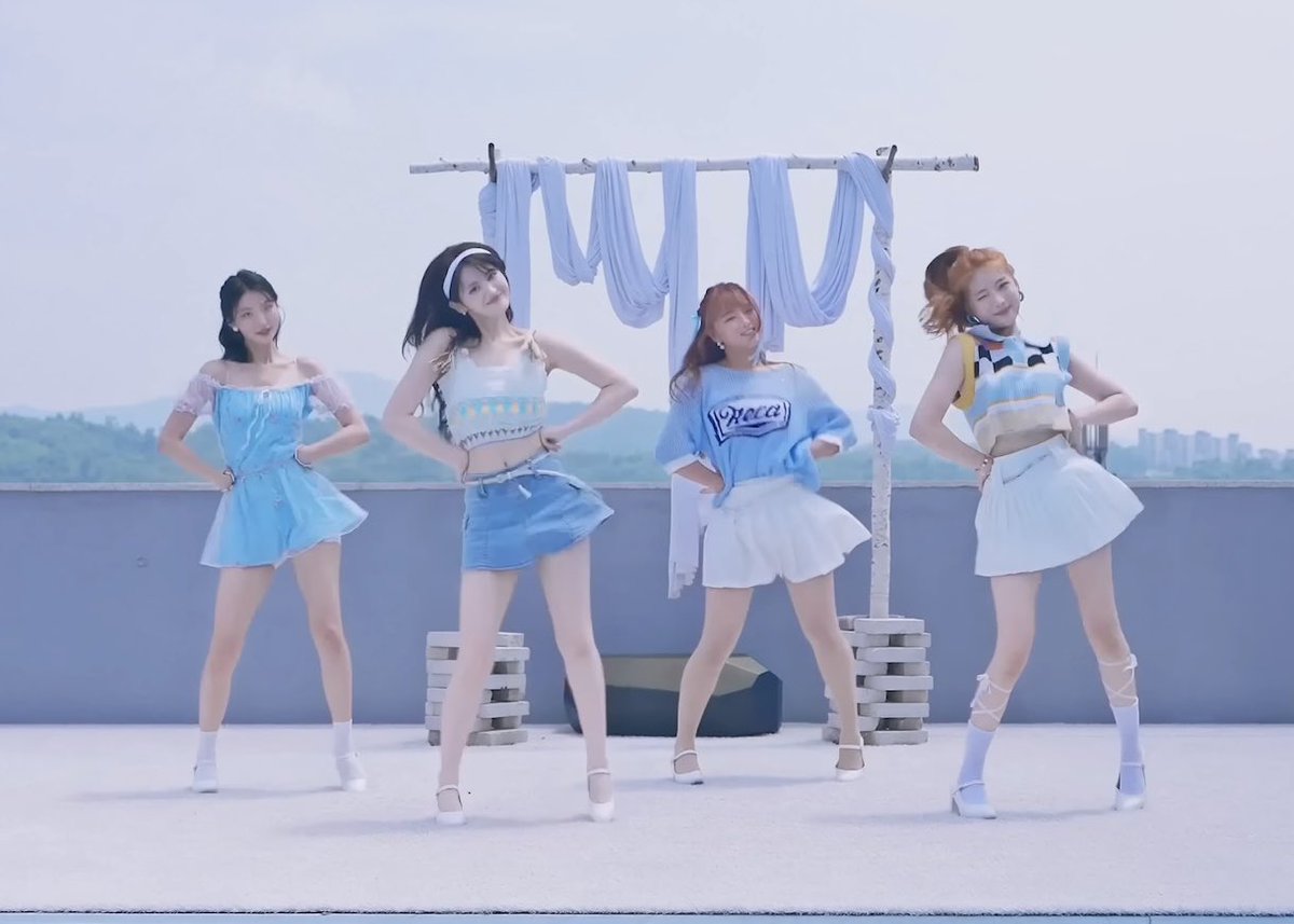 SaturdayPromo's tweet image. 🤍 #FINDSUMMER 🤍

🤍open.spotify.com/album/3eBngLxq…
🤍music.apple.com/ca/album/the-6…
🤍youtu.be/xsdLQFda0ZU 
🤍m2.melon.com/song/lyrics.ht…