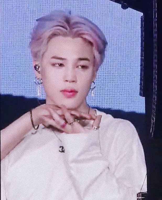 hourlydolljimin's tweet photo. https://t.co/vGbWYmbA9e