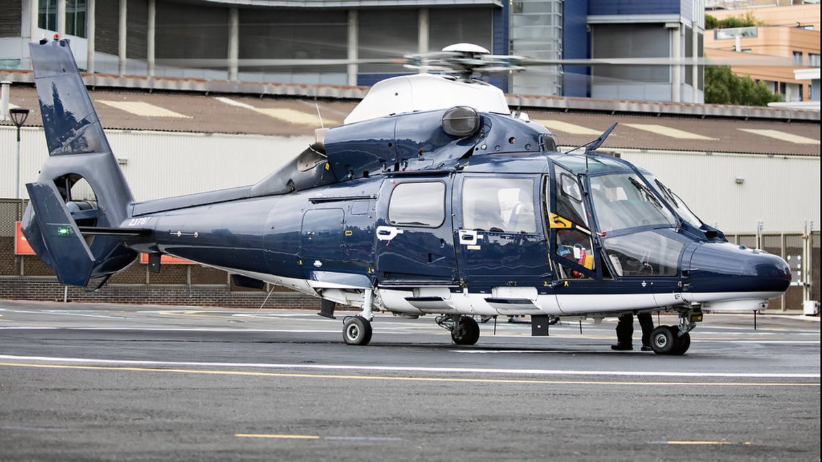 Shamrock715_'s tweet photo. 658 Squadron AS65's ZJ780 as Hammer 28 & ZJ787 as Hammer 11 of @ArmyAirCorps at @LondonHeliport Battersea
24-07-2023
#armyaircorps #bluethunder #sas #specialforces #eurocopter #as65 #londonheliport #helicopter #aviation #avgeek https://t.co/YztbDdCxZB