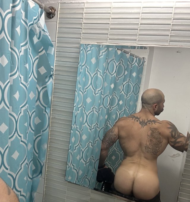 I know I�m obsessed with back shots lately but this is the first year I�ve had enough courage to wear