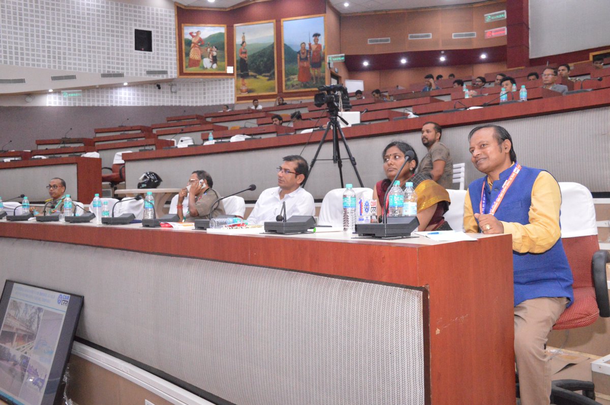 CSIRCRRI's tweet photo. On the 7th & last day of #OneWeekOneLab in #Shillong, Shri G K. Sahu concluded with the significance of #HealthMonitoring of Bridges, ensuring their longevity & #optimalperformance.
#BridgeHealthMonitoring #InfrastructureMaintenance #BridgeSafety #Infrastructure #CSIRInnovates https://t.co/ws5e28VXB7