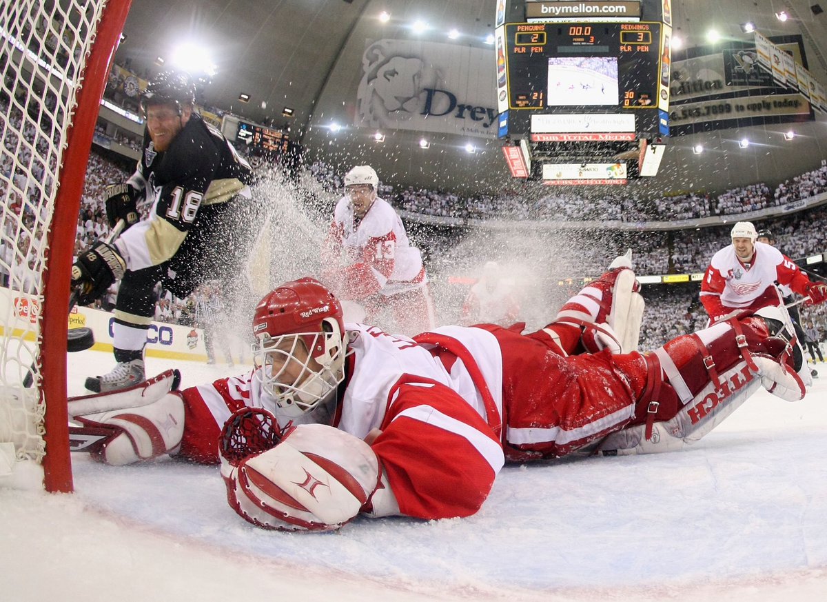 HustleBus's tweet photo. @DetroitRedWings https://t.co/XVjTQ7ZUZN