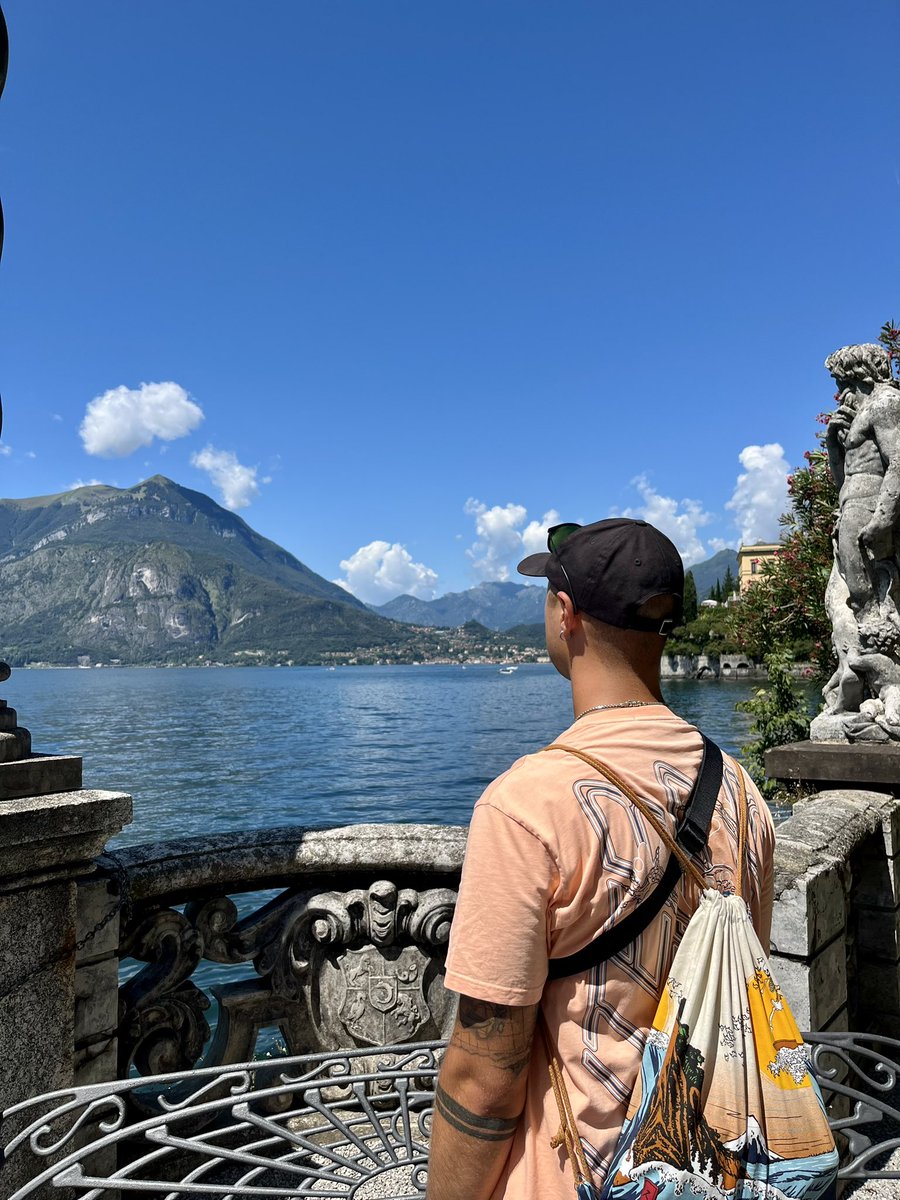 NdryPerryTV's tweet photo. “La vita è un'avventura da vivere, non un problema da risolvere.”
#como #comoitaly #lagodicomo #varenna #varennaitaly #fashion #fashionblogger #fashionstyle #fashiongram #iuter #iuterbrand #stussy #stüssy #scout #scoutitaly #rayban #tattoo #tattoos #paesaggio #beautiful https://t.co/klKH1lbqaW