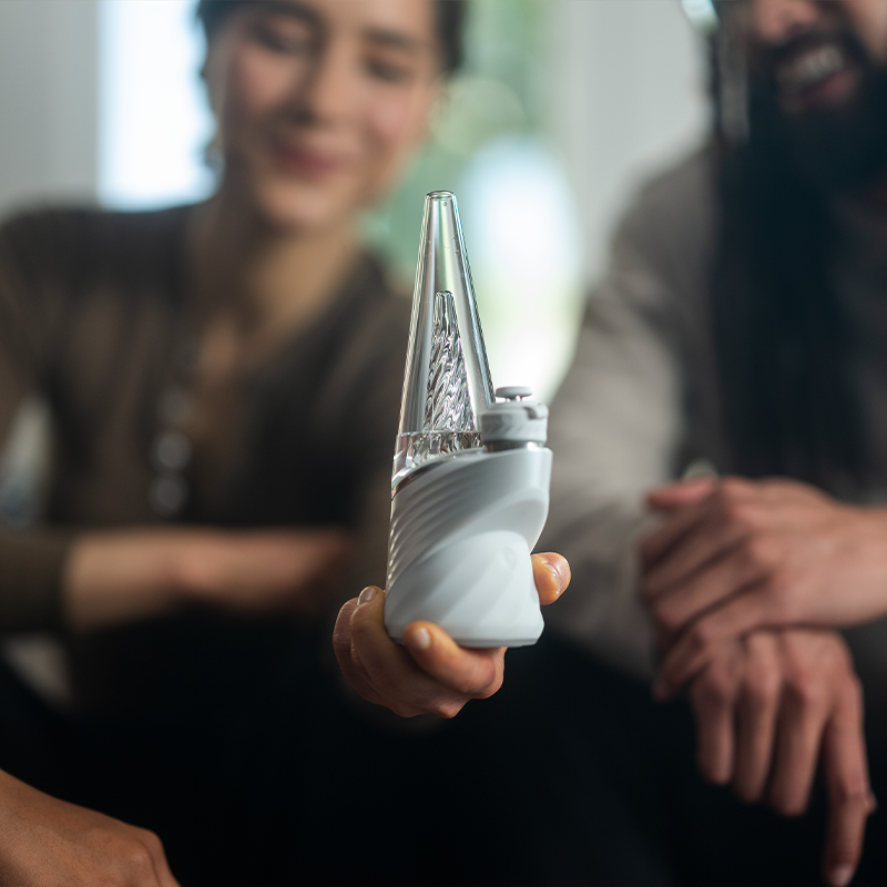 puffco's tweet photo. Dabs are better together. Puffco makes connection simple – our award-winning vaporizers let you spend more time with your people, not messing with your rig.