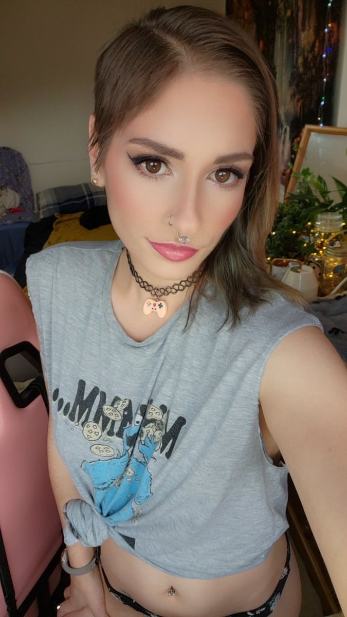 BlyssSteele's tweet photo. 🔴LIVE NOW with @ArthurEldDM ans we're about to start Dead Space for real live penis Tuesday! Classic! Spoopy! Space! Aliens! Blowjobs! Beer! Fun times. https://t.co/W5Ij3WyaLu
