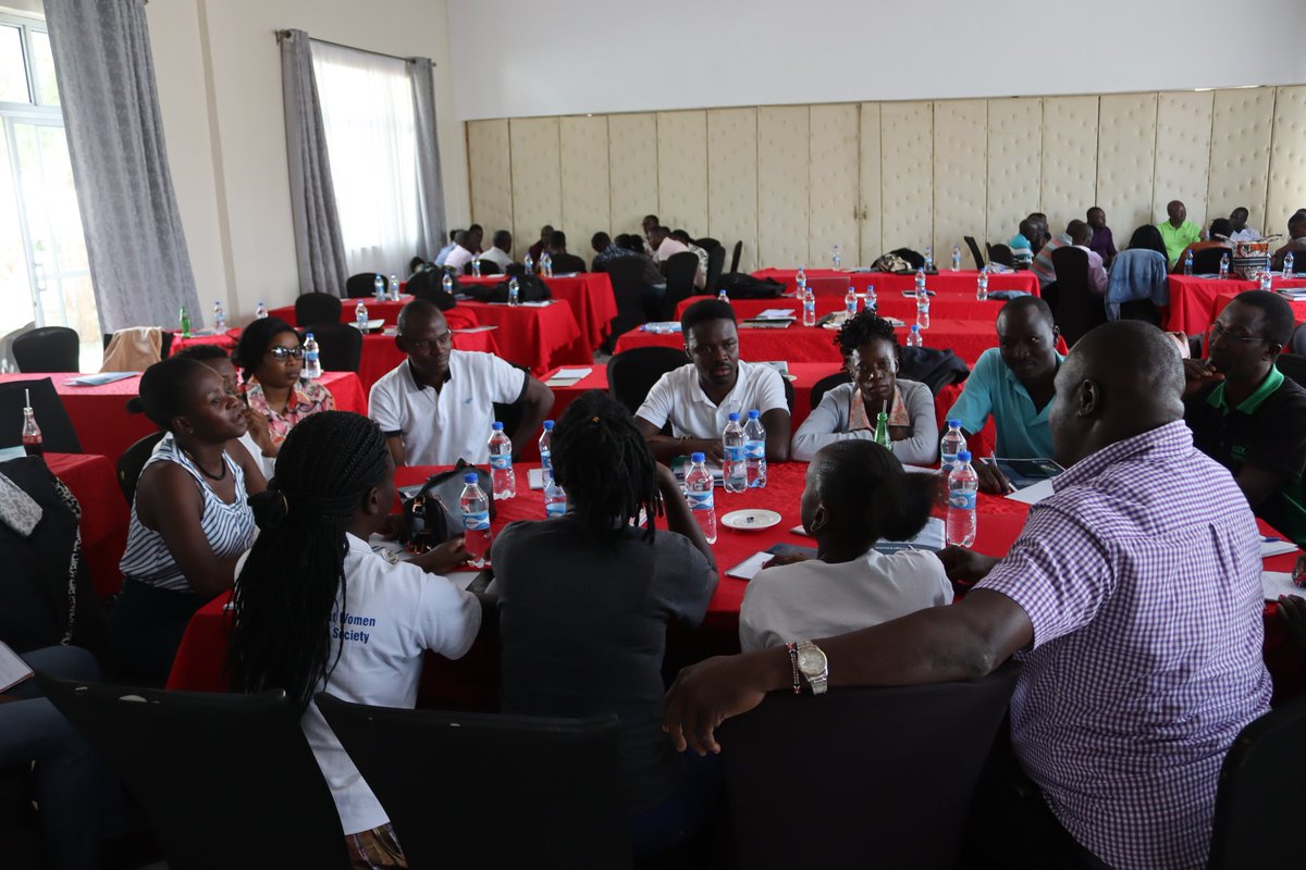 Lacot2020's tweet photo. #TupiganeNaUfisadiProject
Joined  other local CSOs from Kisumu, Homabay, Siaya and Kakamega Counties for the Needs Assessment Validation Workshop for the @EUinKenya co-founded "TUNU" Project which is being implemented thro' @KAS_Kenya @TIKenya @TISAKenya https://t.co/YBAAjn3QEA