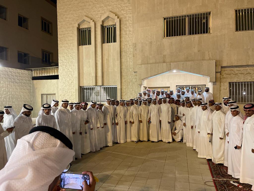 بإسمك اللهُّمَ نخوض دروبًا جديدة
| فإِذا عَزمْتَ فتَوَكَّل على الله |

تم بحمدلله تزكيتي : 

عبداللـه حمـود طلـق العتـيـبي

مرشحاً لـرئاسة قائمة التغيير 
للعام النقابي 2023 / 2024
والله وليّ التوفيق 🧡🤍