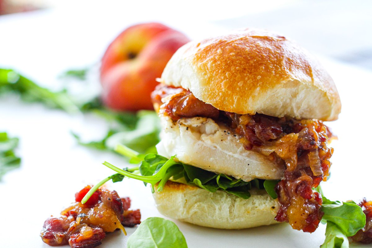 Fresh BC #peaches are now available! And we know just how to celebrate fresh fruit season! Try this Smoked #WildPacificHalibut Slider with Maple #Bacon Peach Jam by our friend #SaturdayNightTestKitchen. Flat Out Fantastic! 
wildpacifichalibut.com/recipes/smoked…