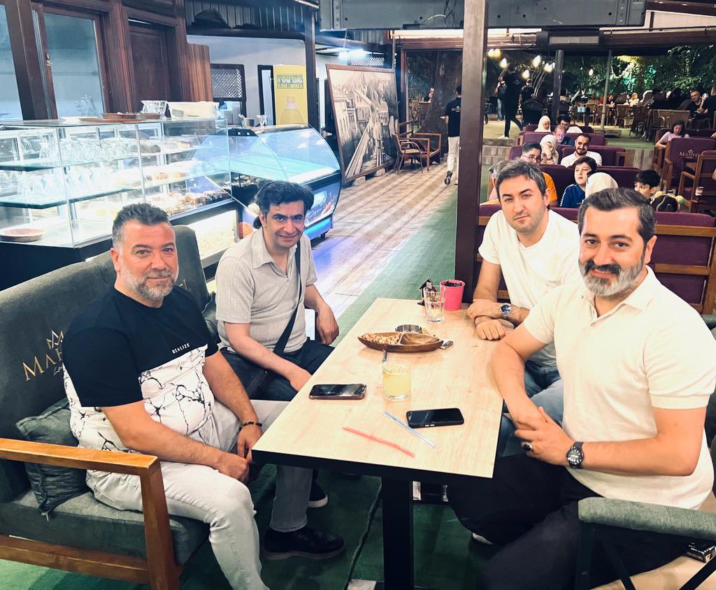 Yeşilin,Doğanın ve Tarihin Buluştuğu İlimiz #Bursa dayız. Mahfel Lounge Sahibi Kıymetli Dostum <a href="/ErmanKIZILYEL/">𝙀𝙧𝙢𝙖𝙣 𝙆𝙄𝙕𝙄𝙇𝙔𝙀𝙇</a> Ziyaretimizden Güzel Bir Kare. #MehmetFatihAkova