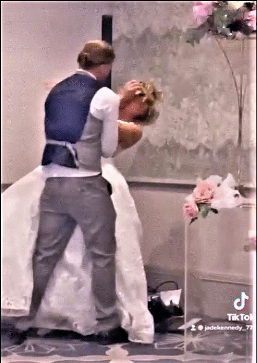 Cheryl Waixel Kaften (@cherylwk1) on Twitter photo The cake smash: a messy, raucous wedding trend that suggests trouble ahead
poll-vaulter.com/the-cake-smash… <a href="/CharmWeddings/">Charm Weddings</a> <a href="/brides/">BRIDES</a> <a href="/WeddingCakeSite/">Wedding Cakes Across</a> <a href="/weddingcakeco/">The Wedding Cake Co</a> <a href="/CakeSmash_in/">CakeSmash.in</a> <a href="/guardian/">The Guardian</a> <a href="/tiktok_us/">TikTok US</a> The cake smash: a messy, raucous wedding trend that suggests trouble ahead
poll-vaulter.com/the-cake-smash… <a href="/CharmWeddings/">Charm Weddings</a> <a href="/brides/">BRIDES</a> <a href="/WeddingCakeSite/">Wedding Cakes Across</a> <a href="/weddingcakeco/">The Wedding Cake Co</a> <a href="/CakeSmash_in/">CakeSmash.in</a> <a href="/guardian/">The Guardian</a> <a href="/tiktok_us/">TikTok US</a>