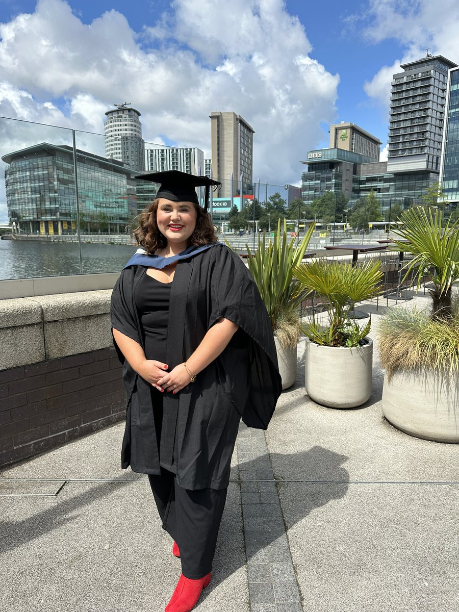Graduating <a href="/SalfordUni/">University of Salford</a> after a whirlwind three years. 
Starting university in the midst of a pandemic made for a turbulent start but thrilled to have finished my degree with a first class honours in broadcast journalism
<a href="/UoSJournalism/">Salford Journalism</a> 
Now onto the next adventure <a href="/SkyNews/">Sky News</a>