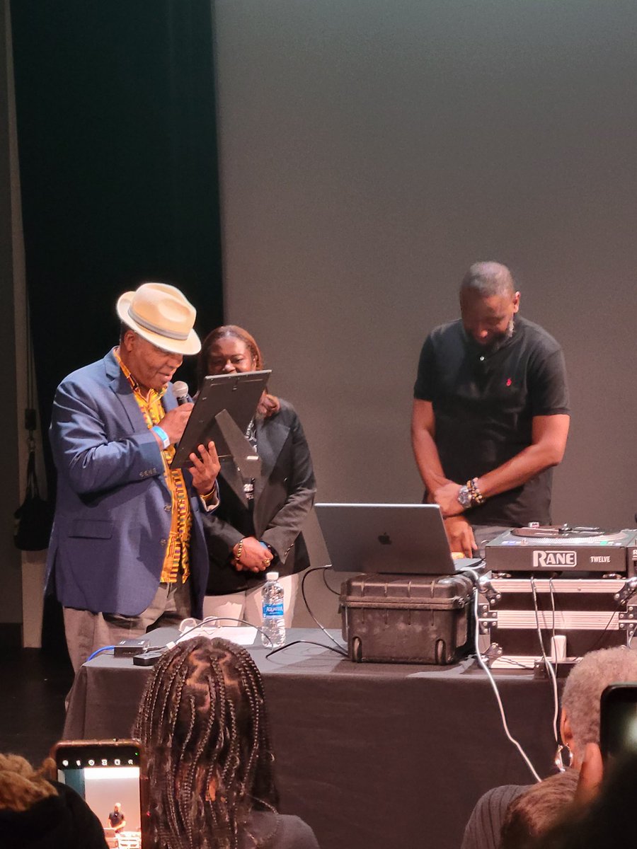 Thyais Maxwell tweet media