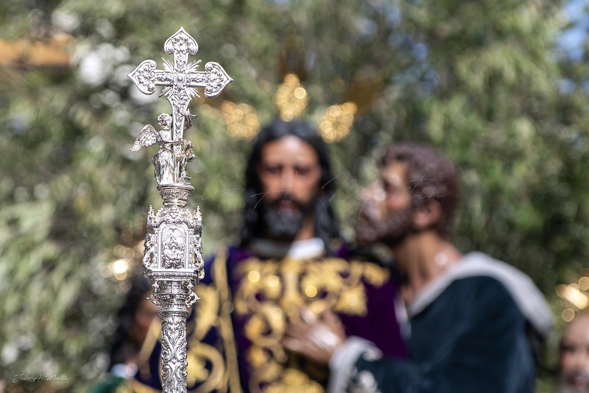 De Santiago

#HermandaddelaRedención #LaRedención #MaríaStmadelRocío #SeñordelaRedención #RedenciónporSevilla #ParroquiadeSanIldefonso #Color #Luz #light #Fotografía #Fotografíacofrade #cofrade #Photography #hermandadesdesevilla #cofradiasdesevilla #SemanaSanta23 #SEGSevilla