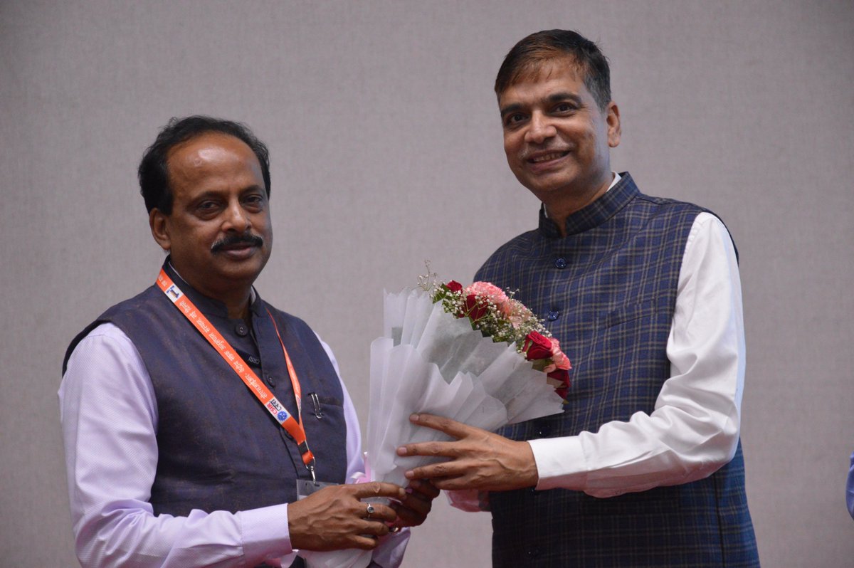 CSIRCRRI's tweet photo. In a symphony of innovation &amp; foresight, Shri Navin Kumar, Adviser of Transport NEC &amp; Chairman, graced the stage, enchanting us with his profound insights. As he took the stage, audience was captivated by his profound understanding of #ConstructionDefects &amp; #BridgeRemedialMeasure https://t.co/v6jK5dW1U9