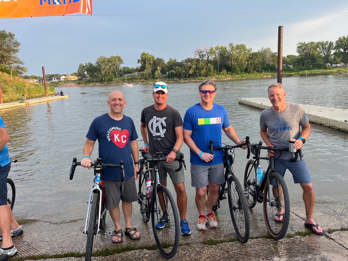 BHC_ENG's tweet photo. 'No Problem' Senior Project Manager, Kevin Pinkowski, is spending his week pedaling through picturesque landscapes and rolling adventures on the Register's Annual Great Bicycle Ride Across Iowa and bringing the heart of KC along the route! 🚴♂️🌽 #RAGBRAI #NoProblemPlace https://t.co/KOx6w2gwgt