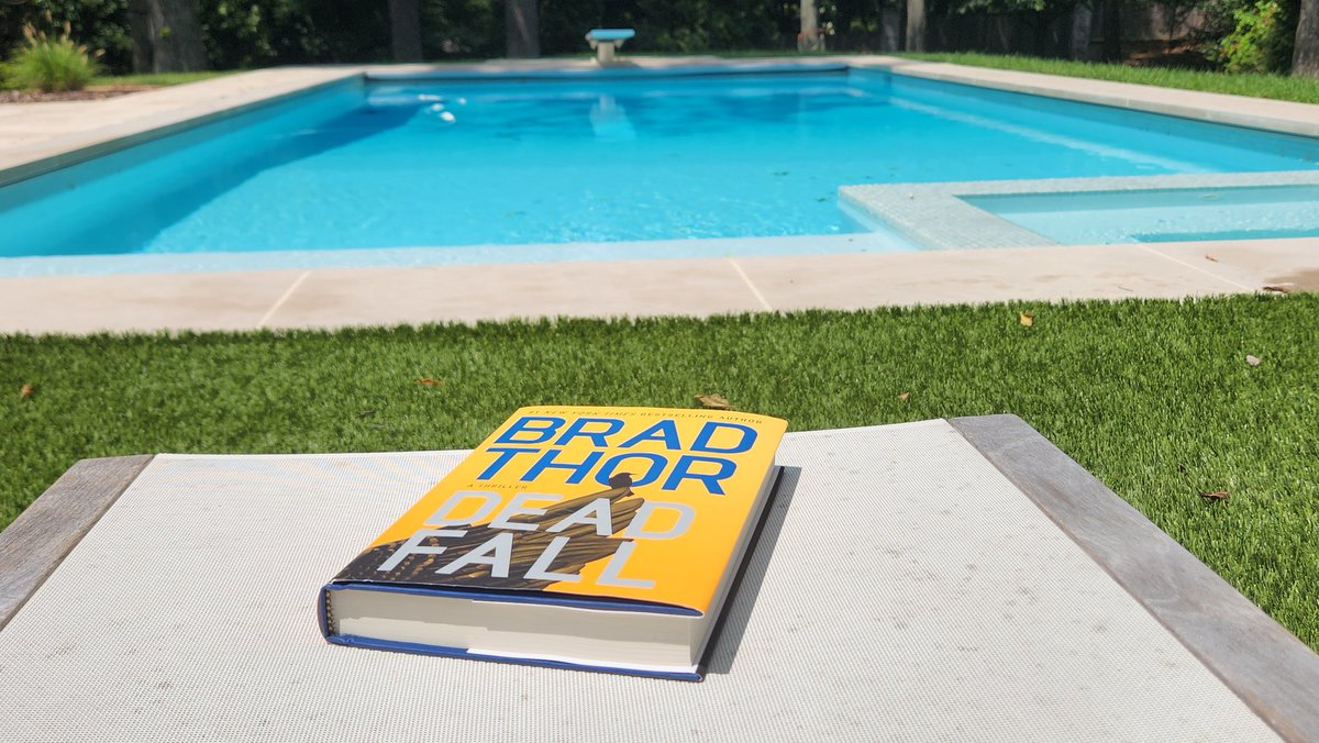 Happy Pub Day! @BradThor It's officially summer now that I can read #ScotHarvath in #DeadFall @EmilyBestler @AtriaMysteryBus