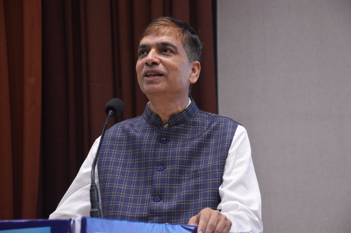 CSIRCRRI's tweet photo. In a symphony of innovation &amp; foresight, Shri Navin Kumar, Adviser of Transport NEC &amp; Chairman, graced the stage, enchanting us with his profound insights. As he took the stage, audience was captivated by his profound understanding of #ConstructionDefects &amp; #BridgeRemedialMeasure https://t.co/v6jK5dW1U9