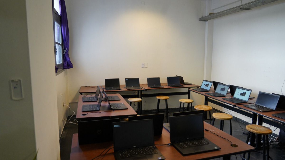 Minterioruy's tweet image. El INR inauguró la sala de “Habilidades Digitales” de la Unidad Nº 5 (Mujeres). 

El espacio está equipado con 25 computadoras donadas por @Globant y el objetivo es que 20 internas reciban capacitación en testing de videojuegos por parte de la @UnivMontevideo.