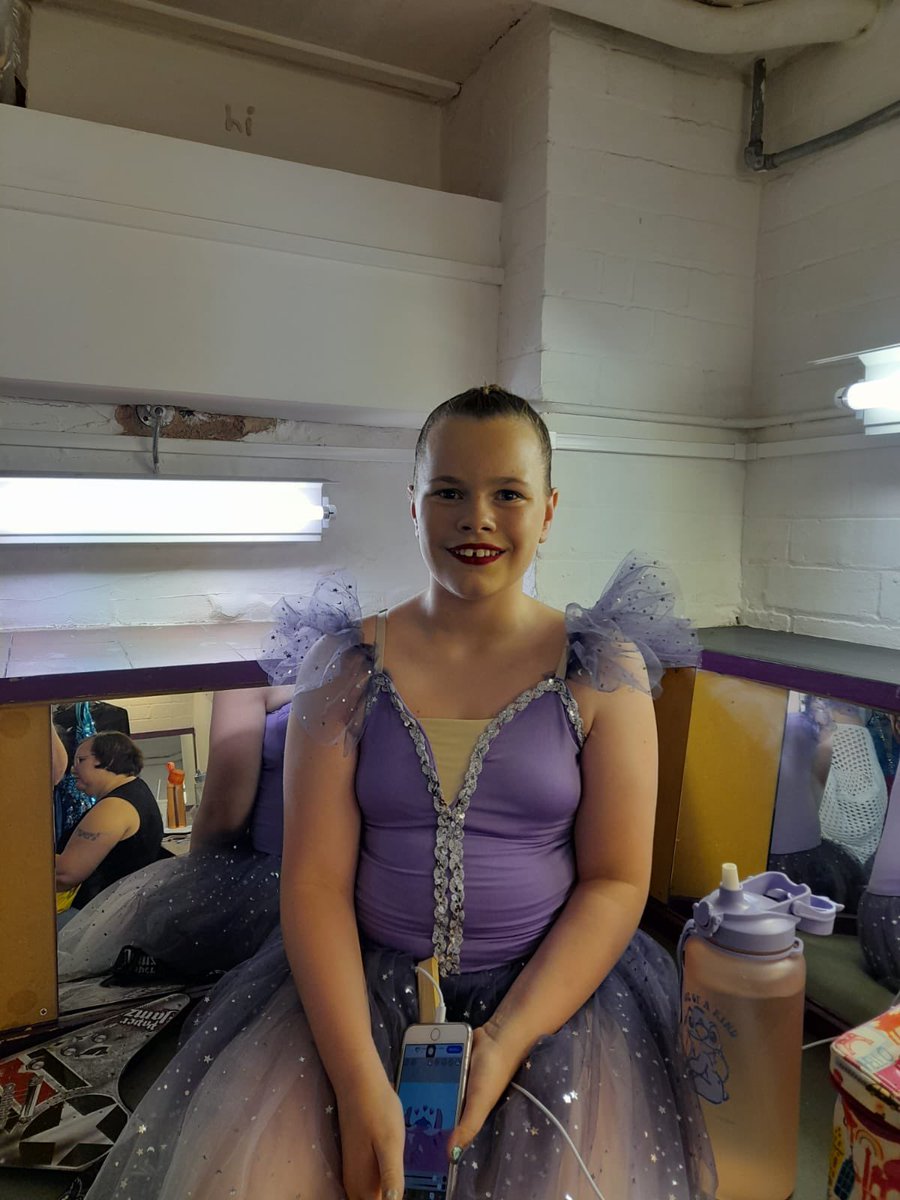 samkgripper's tweet photo. It’s Show Night number 2 for lil! She is absolutely amazing on stage! So are all the rest of the dancers!!! Amazing show!! @SteveGrice3 @RedscopeSchool https://t.co/7a12X5OvfW