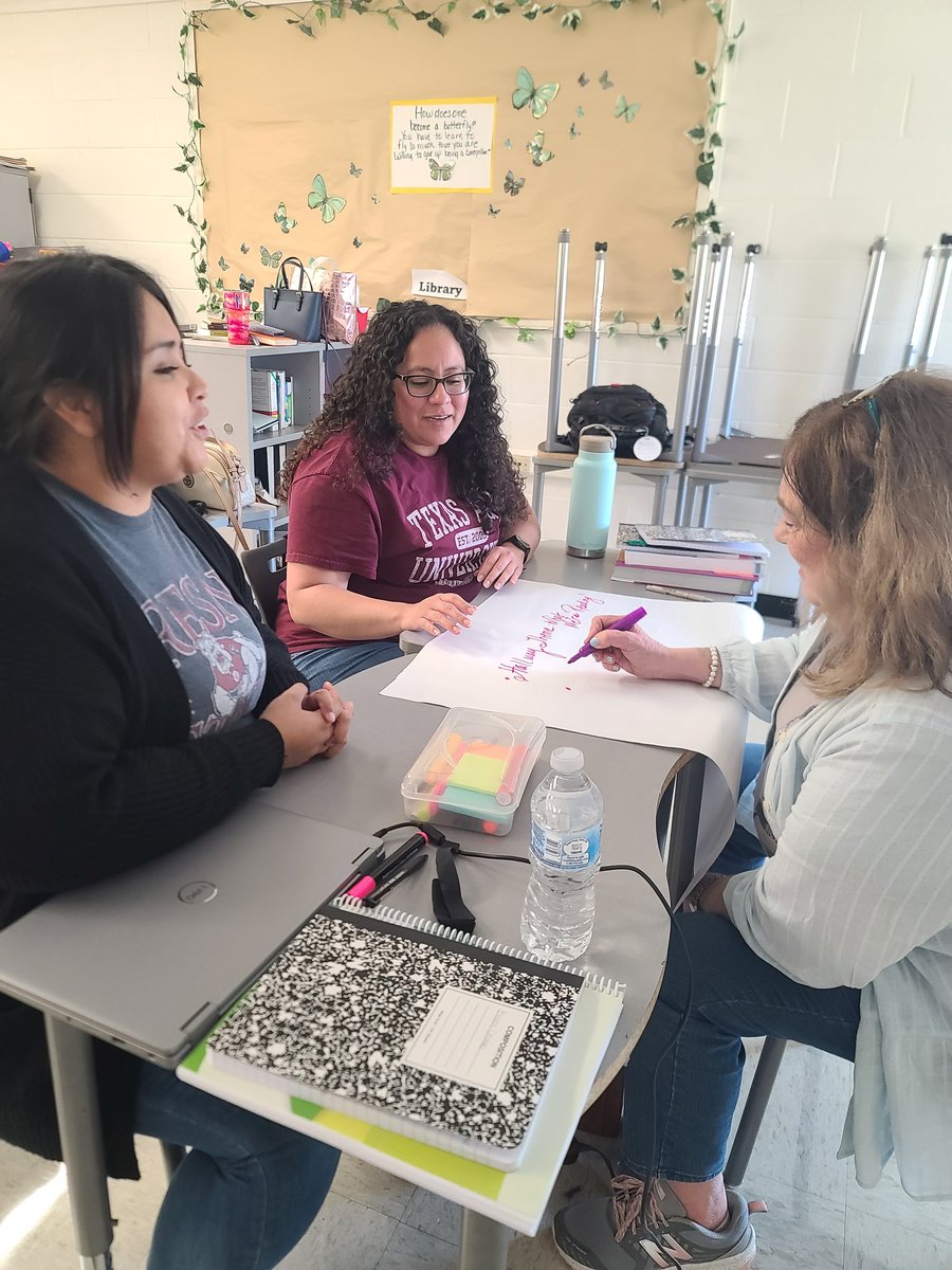 MaikerMader's tweet photo. BOY PD with the new teachers! @ETWrennMS @EISDofSA https://t.co/e7b2zRb8v4