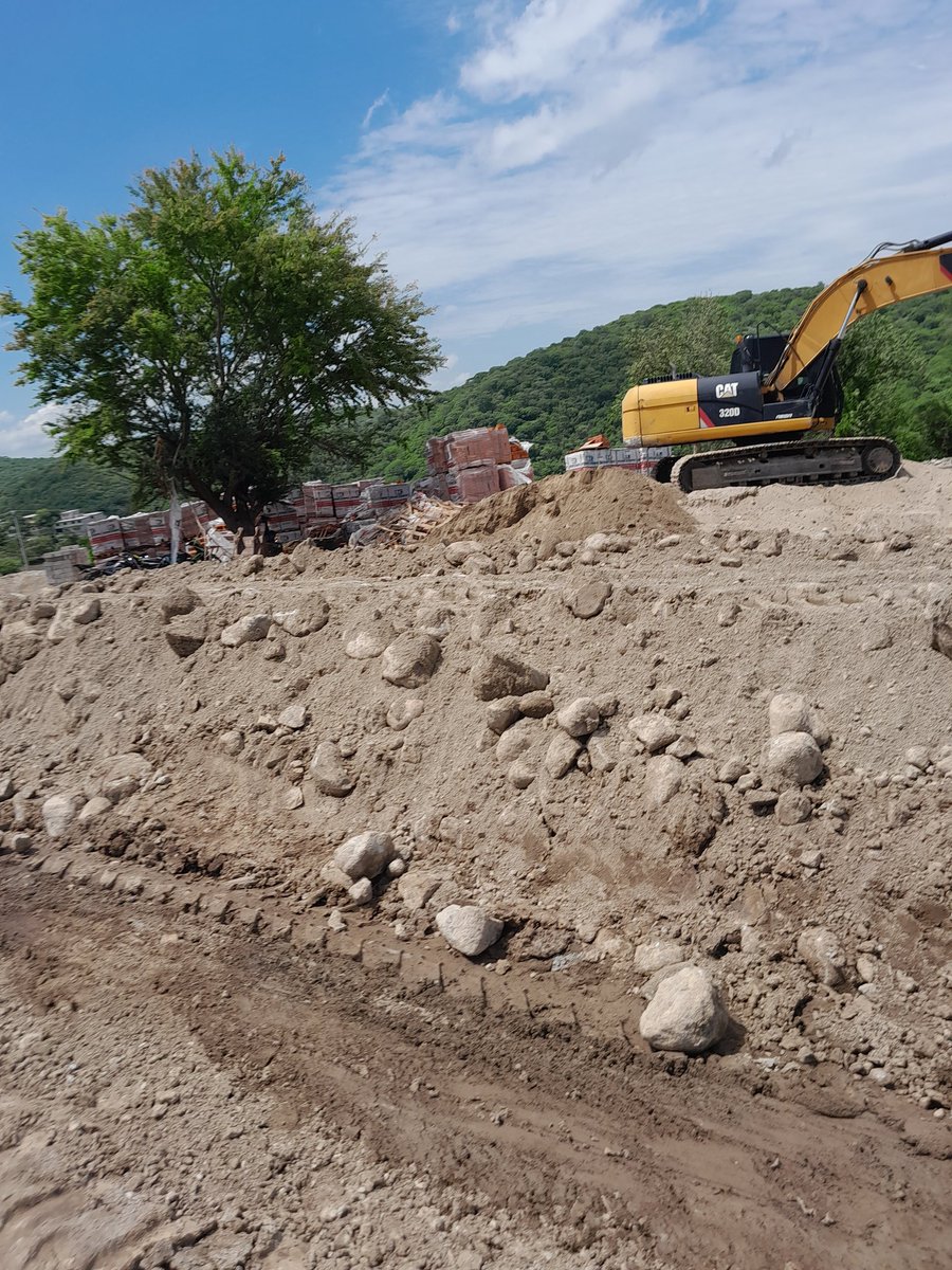 HallVigoritt's tweet photo. @XochitepecMor Así esta quedando detrás de las casas de Colinas de Xochitepec Habiza https://t.co/SCdb5YfO8Y