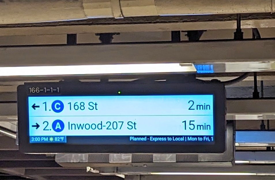 chimeracoder's tweet photo. Fifteen minute headway between trains during weekday rush hour is unacceptable. We need #SixMinuteService now. @MTA https://t.co/3SfRcOrWSK