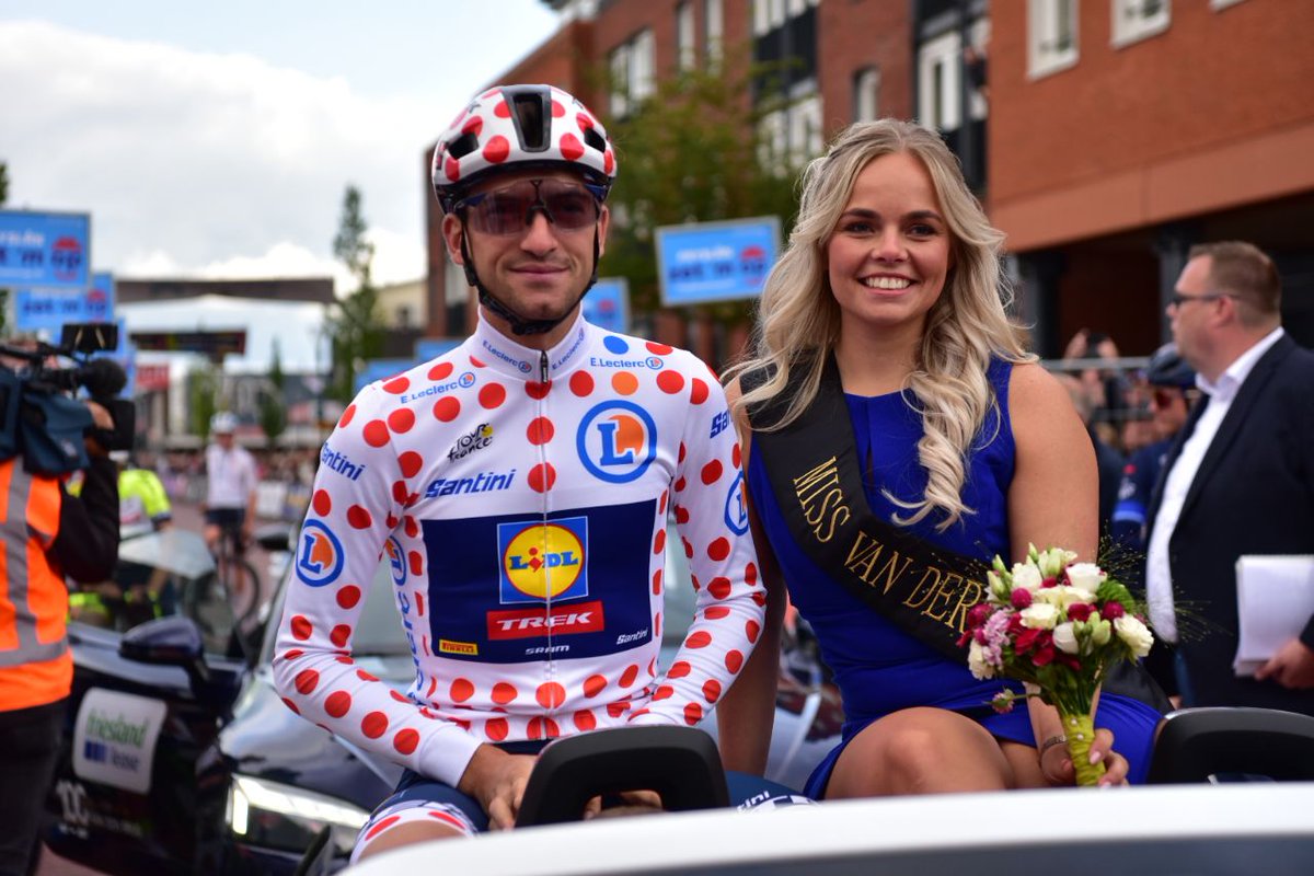 RTVNOF's tweet photo. Bergkoning Giulio Ciccone wint vlakke 41e Profronde van Surhuisterveen - https://t.co/wWucAsfgpP https://t.co/Crp00hdbzx