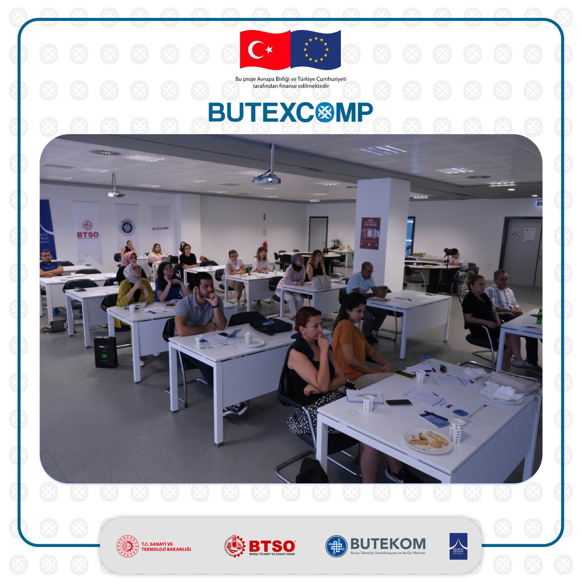 BuTexComp's tweet photo. Bursa'da teknik tekstil sektöründe faaliyet gösteren firmalarımıza yönelik gerçekleştirdiğimiz eğitimde, Doç. Dr. Aylin Toprakçı, 'Plazma Teknolojisi ve Tekstil Endüstrisinde Kullanımı' başlığı altında bilgi aktarımı yaptı.
#BUTEXCOMP #teknikeğitim #tekniktekstil https://t.co/IA2QQ29LXs