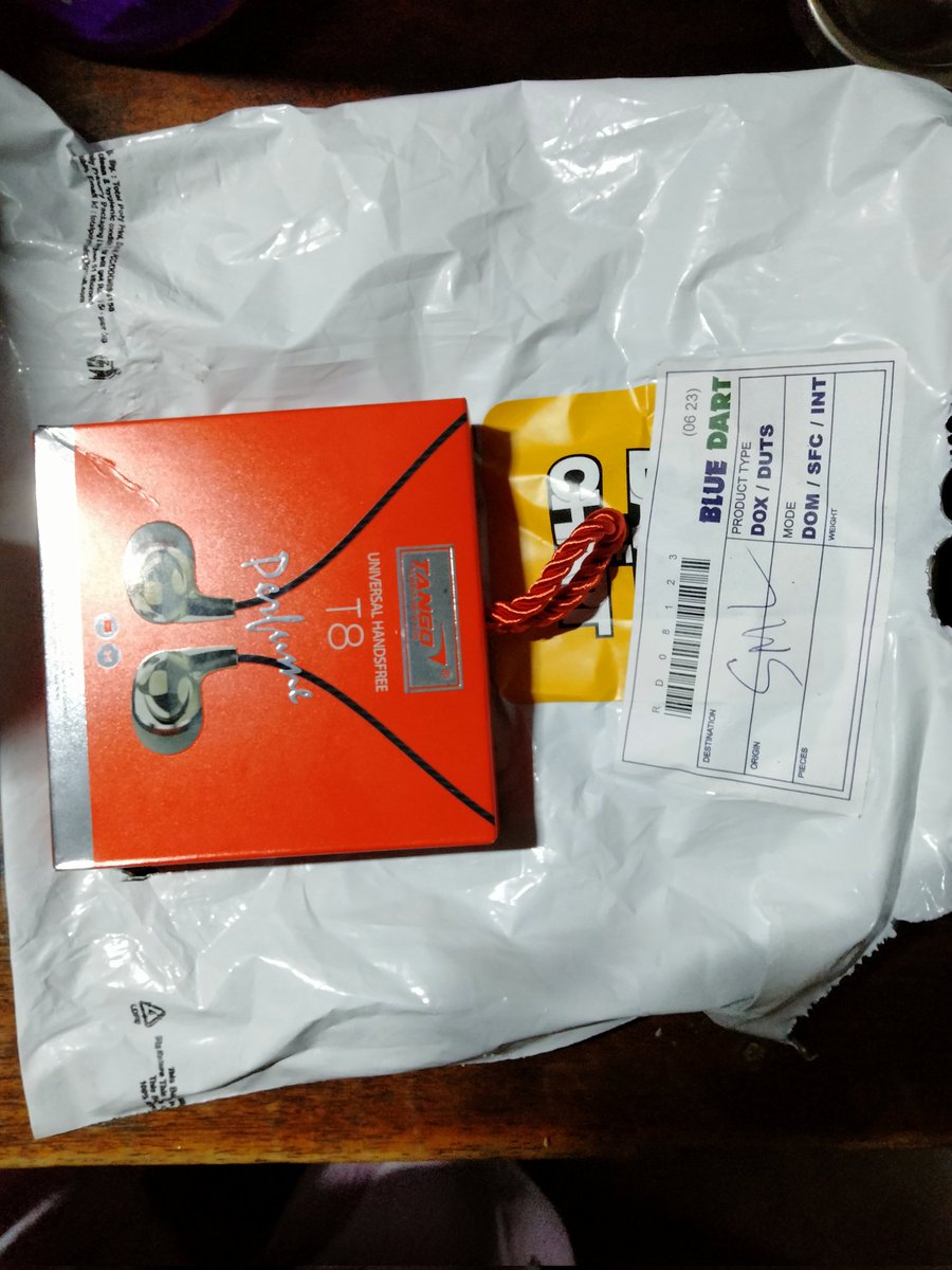KnowpandeyRAJ's tweet photo. @baapofchart Mujhe bhi 100 ka earphone Mila hai...Data reading course ka gift . course bhi loss Mai ha Raha hai...Fraud https://t.co/1PXEqGORXX