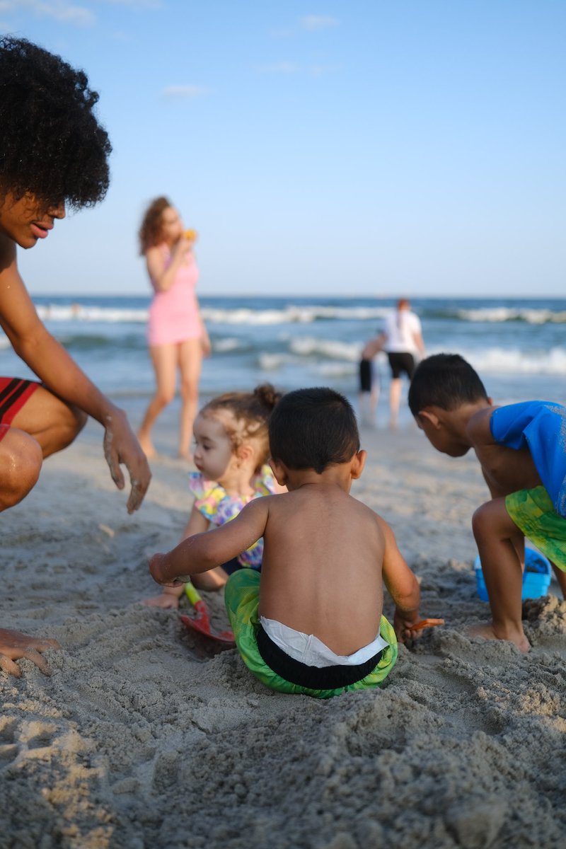 digitalnnyc's tweet photo. Rockaway Beach with the XT4/23MM 1.4 WR &amp; Family 🙏🏾

#myfujifilmlegacy #fujifilm #xt4 #xf23mmf14wr #family #rockawaybeach 
@FujifilmX_US https://t.co/EZZVPa3ZoN