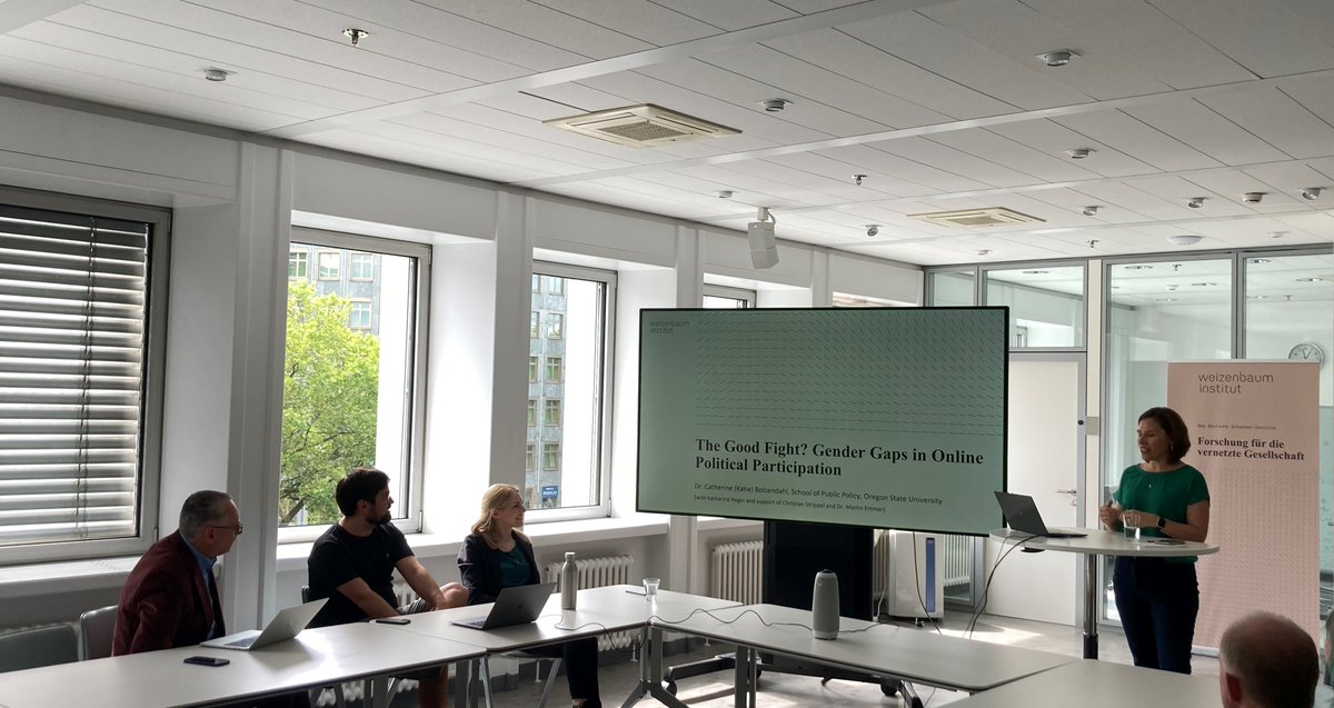 Very interesting and topical talk by our fellow Catherine Bolzendahl @OSU_SPP,  about #Gender Gaps in Online #Political #Participation and the effects of hateful comments against women. Very exciting and fruitful cooperation with the Weizenbaum Panel @k_heger @strippel @mjemmer!