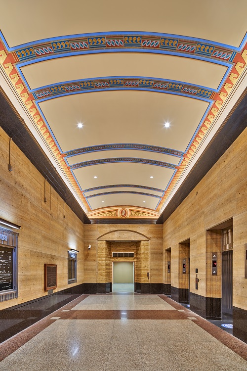 JohnCanningCo's tweet photo. During our project at the Theodore Levin U.S. Courthouse, we reinstated #DecorativePainting where lost & #Conserved & #Inpainted original finishes where they remained. A section of restored ceiling decoration is pictured here.
#FinishesRestoration #DecorativePainting https://t.co/4dcxhph0H8