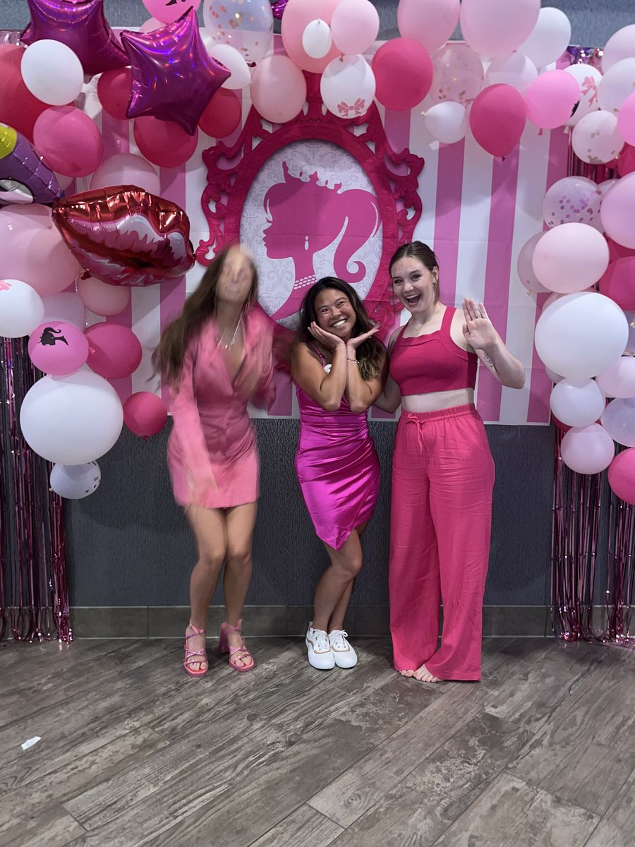 walkflockflame's tweet photo. @Billy_Todd You caught me I went to an early premier party in boston and have literally engaged in deep discussions with the gal pals about this movie every day since https://t.co/pRtcrBrjm0