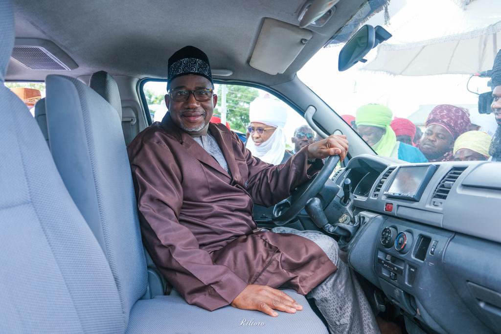 SenBalaMohammed's tweet photo. Thrilled to commission the distribution of 30-unit Toyota Hiace buses today. This is a key part of our strategy to ease the impact of fuel subsidy removal on our esteemed citizens, particularly our hardworking students. https://t.co/RuvzwX8Ym1