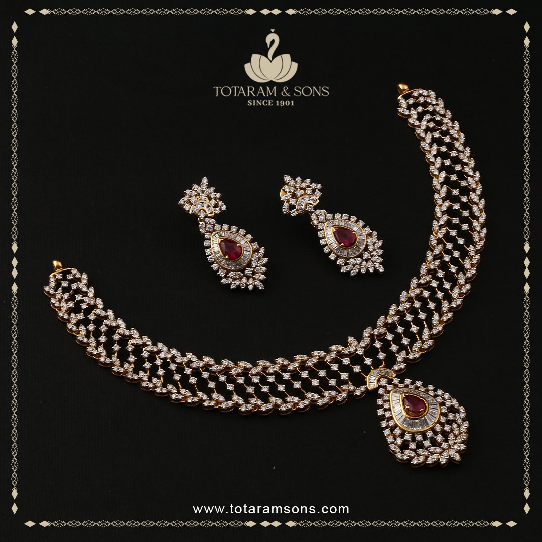 Elevate your style with our dazzling #diamond necklace.

#totaramsons #totaramsonsjewellers #diamondjewelry #diamondnecklace #necklace #specialjewelry #jewelry #bridaljewelry #wedding #emeralds #jewelrylovers #TATAMotors #POVA5Pro #GiveawayAlert #hyderabad #sm4dm #hyderabad