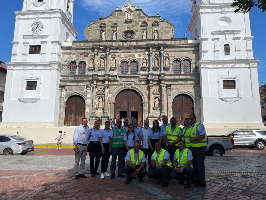 Estoy contento de haber compartido la misa por el día del conductor este pasado domingo con operadores de MIBus y personal operativo.  Qué mejor ejemplo de conductor profesional que nuestros operadores!