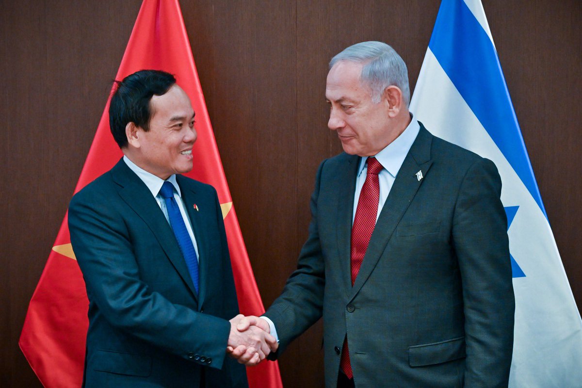 חתמנו היום על הסכם סחר חופשי בין ישראל לוויאטנאם. שיתוף הפעולה בינינו יוריד מחירים ויפתח אופקים חדשים שבאמצעותם נצליח יותר בעתיד ביחד. 

(צילום: קובי גדעון, לע״מ)