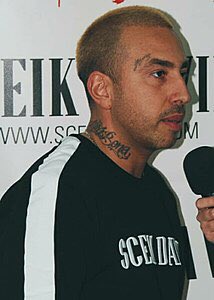 CODEINEGOATT's tweet image. non mi capacito di come facciate ad ascoltare questo soggetto, boh io rido solo appena lo vedo