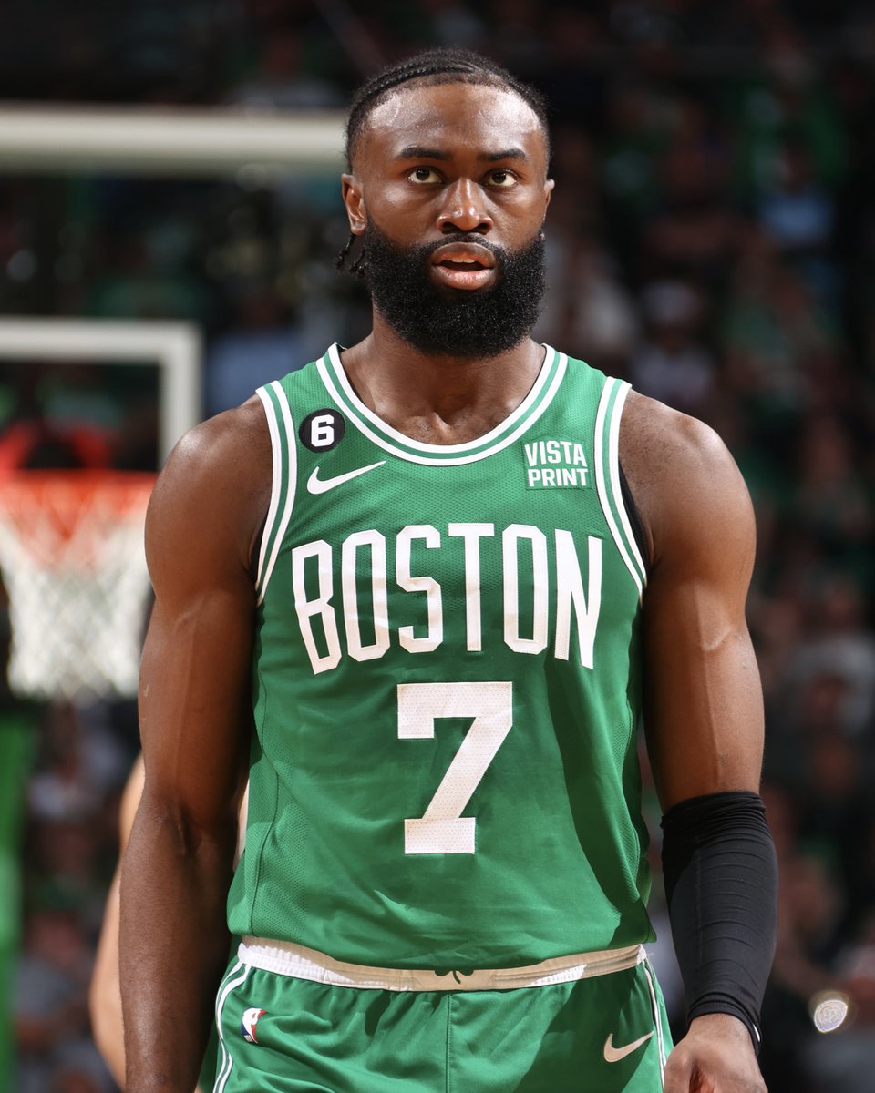 Jaylen Brown has agreed to a five-year, $304 million supermax with the Celtics, per <a href="/ShamsCharania/">Shams Charania</a> 

This is the biggest deal in NBA history