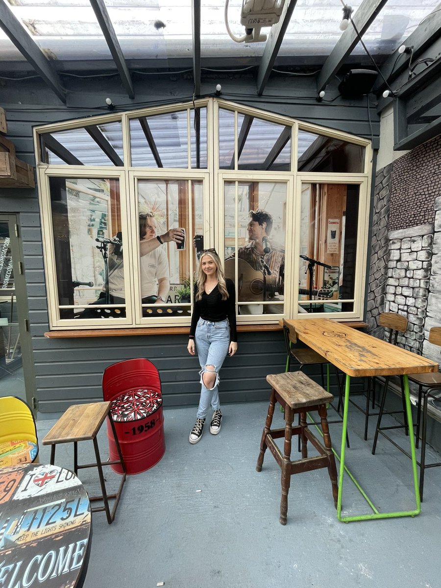 Sazcado's tweet photo. @NiallOfficial I’m in your hometown, loving every minute everyone is so nice here 🥰 https://t.co/2Oof0Qxjq5