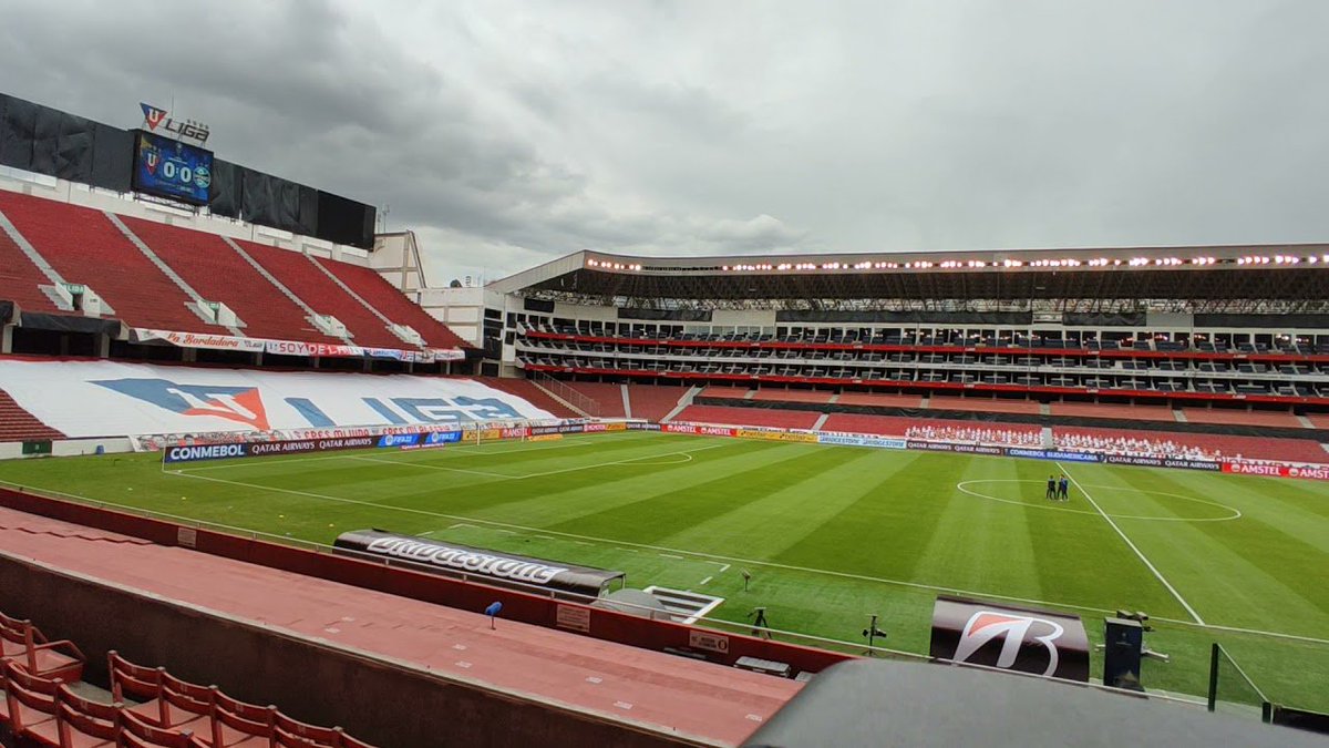 LosAlbosLiga's tweet photo. ‼️ Esteban Paz ha confirmado que en los próximos días llegarán sillas con espaldar para el Estadio Rodrigo Paz Delgado. La operación para tener asientos en todo el escenario estaría lista para octubre. @LaRed_Ecuador https://t.co/xkniqHpx9w