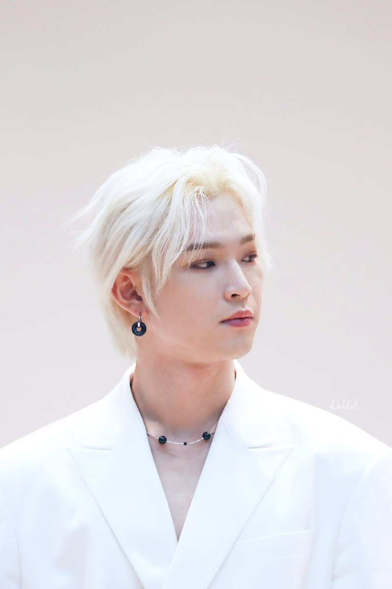 bambayaaaa's tweet photo. happiest bornday to this supertalented, inside out beautiful man ♡

#HAPPY_DOYA_DAY
#삐약임_그_찰나의_건학이 @official_ONEUS https://t.co/5FqKBc2cIf