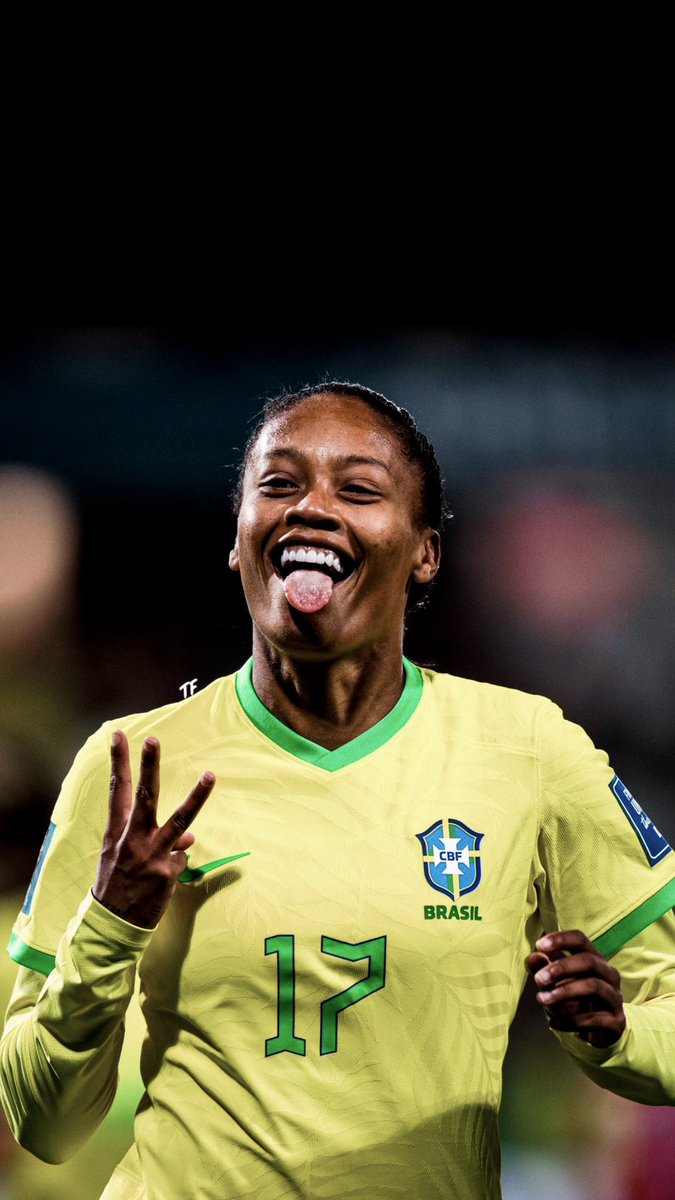 tf_sportedit's tweet photo. Brasil | Wallpaper | Header 
📸 Thais Magalhães 

#Brasil #BRA #BRAPAN #emBRAza #PelaPrimeiraEstrela #AryBorges #BiaZaneratto #FIFAWomensWorldCup #FIFAWomensWorldCup2023 #FIFAWWC https://t.co/IzcR7O3anl