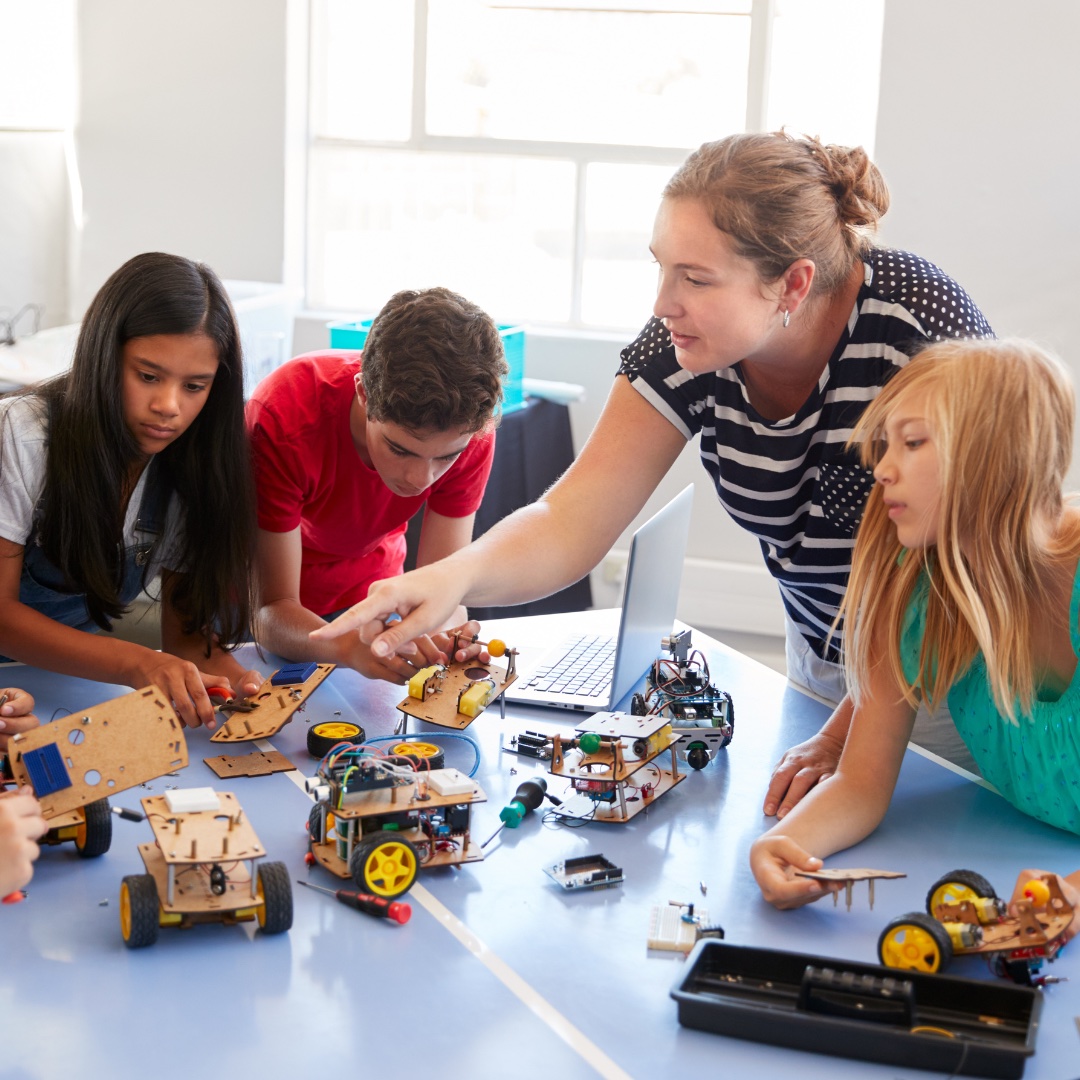 Get the private-school treatment with our small, in-person classes. A 1:7 average instructor-to-camper ratio ensures each camper's success. Learn more: emaginationstemcamps.com/connecticut-st…