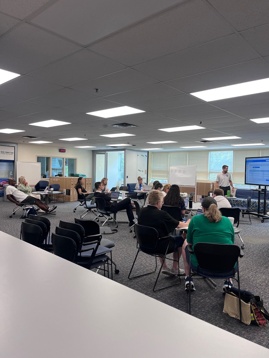 gochstech's tweet image. Exciting learning happening at the CHS Ed Tech BootCamp!  We are discovering a plethora of innovative tricks and tips. Don&apos;t miss out – you can still join tomorrow&apos;s classes! Check your email from Brian Gross to sign up! #edtech #educators