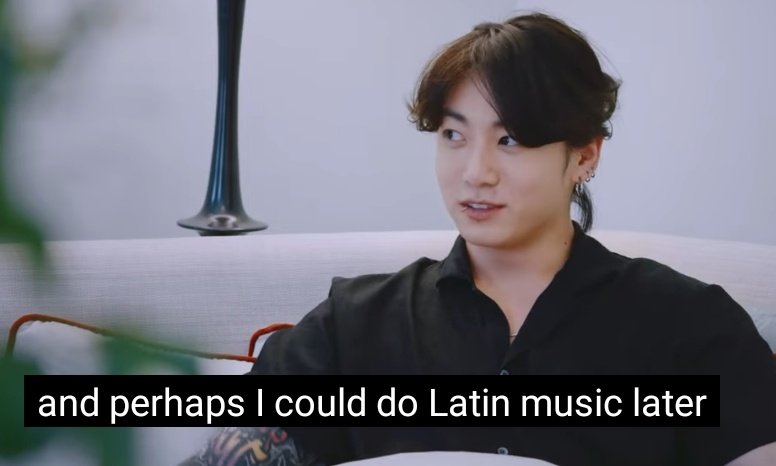 dionyxxsustkx's tweet photo. opera,musicals and classical singing?????? taehyungfication of jungkook 😭 https://t.co/pu9SzCVoPk