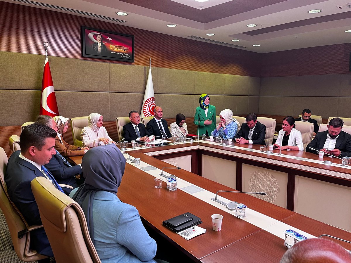 Ankara’daki il hemşehri derneklerinin federasyon başkanlarını Gazi Meclisimizde ağırladık.

Ankara’mız için yapacağımız çalışmaları güçlü bir dayanışma ve istişare ile sürdüreceğiz 🙋🏻‍♀️